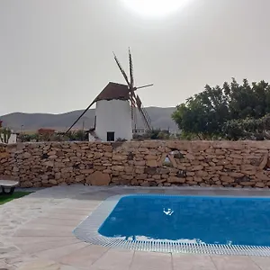 Historica Con Molino De Viento Antigua (Fuerteventura)